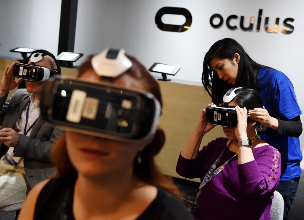 industry experts reveal new virtual reality technology at expo