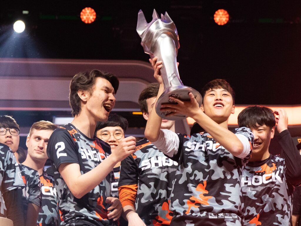 inside the world of competitive gaming a look at esports culture