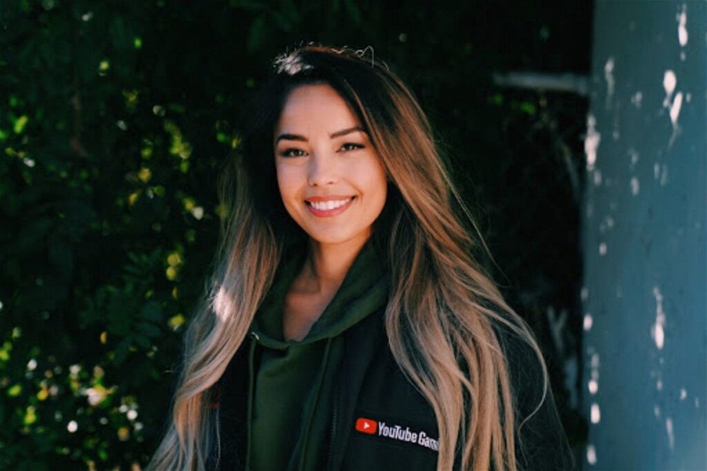 the story of valkyrae how she rose to the top of the streaming world