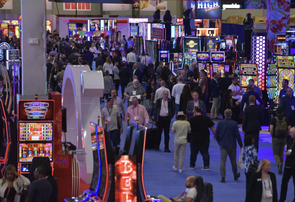 gaming conference draws record crowds for keynote addresses