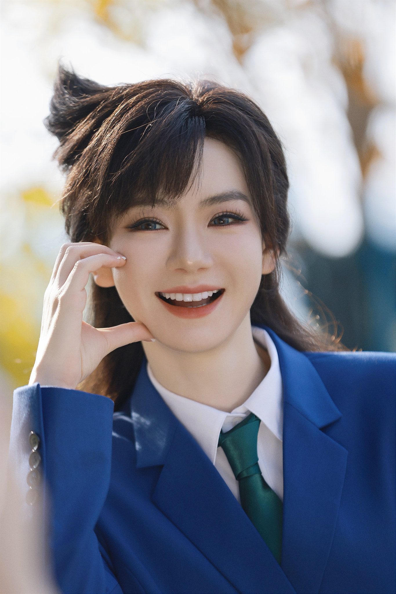 Chinese beauty causes a stir on social media when transforming into Ran Mori, looking even more beautiful than the original, complete with the 'drill nose' hairstyle.