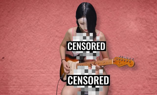 YouTuber in a bikini playing guitar causing viewers to blush, how did she pass platform censorship? - Image 1.