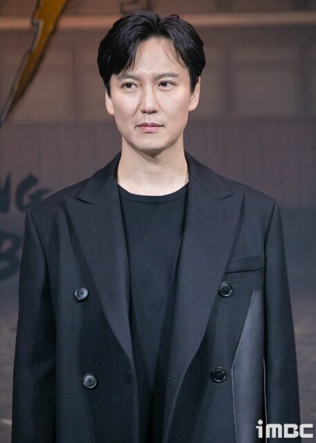 Kim Nam Gil confirmed for the role of Na Hwa Jin.